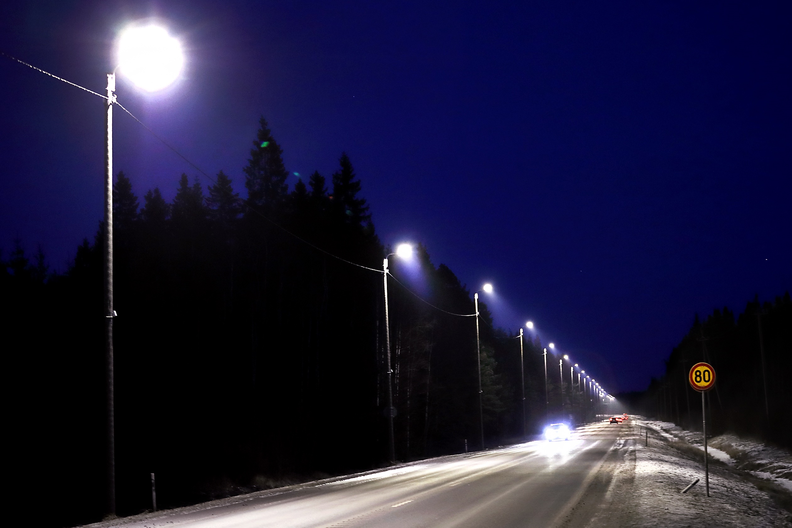 Väylävirasto on varautunut maantievalaistuksen osittaisiin sammutuksiin – "Säästö olisi varsin merkittävä"