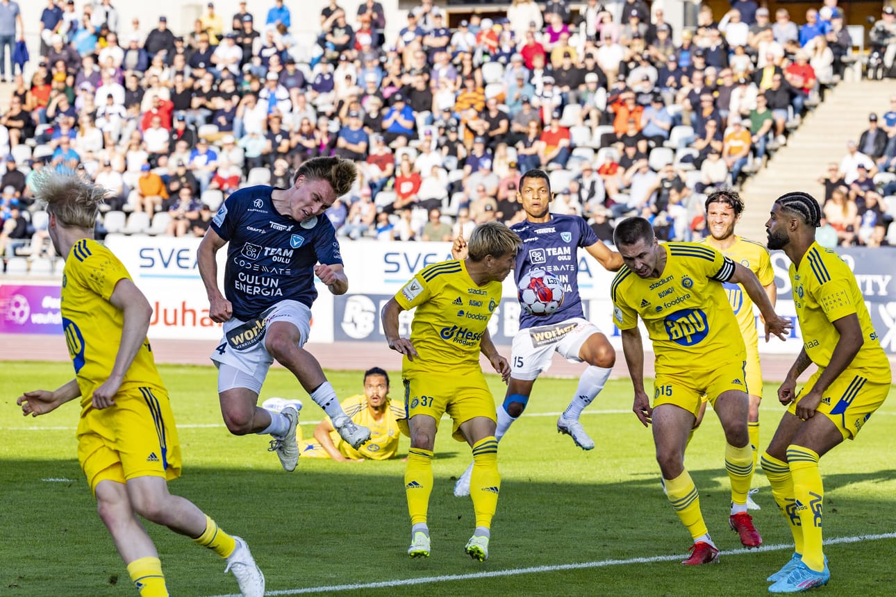 AC Oulun ja HJK:n kohtaaminen on ollut viime vuosina Raatin kauden herkkupala. Nyt ottelu pelataan toukokuun lopussa perjantai-iltana kello 20.