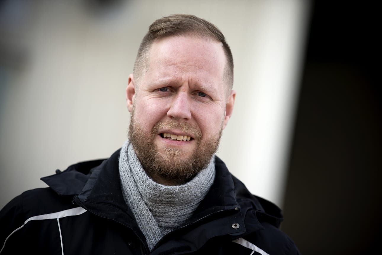 Ville Honkakoski on toinen englanninkielisen opetuksen opettajista.