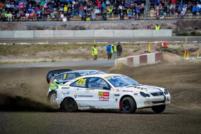 Jere Kalliokoski ajaa seuraavan kerran Kouvolan Tykkimäessä, missä iskevät yhteen Pohjoimaiden kovimmat rallicrosskuljettajat 25. ja 26.8. Alahärmäläinen taluttaa viivalle mestaruusautonsa Skodan. KUVA: TONI OLLIKAINEN/TONIGRAPHS