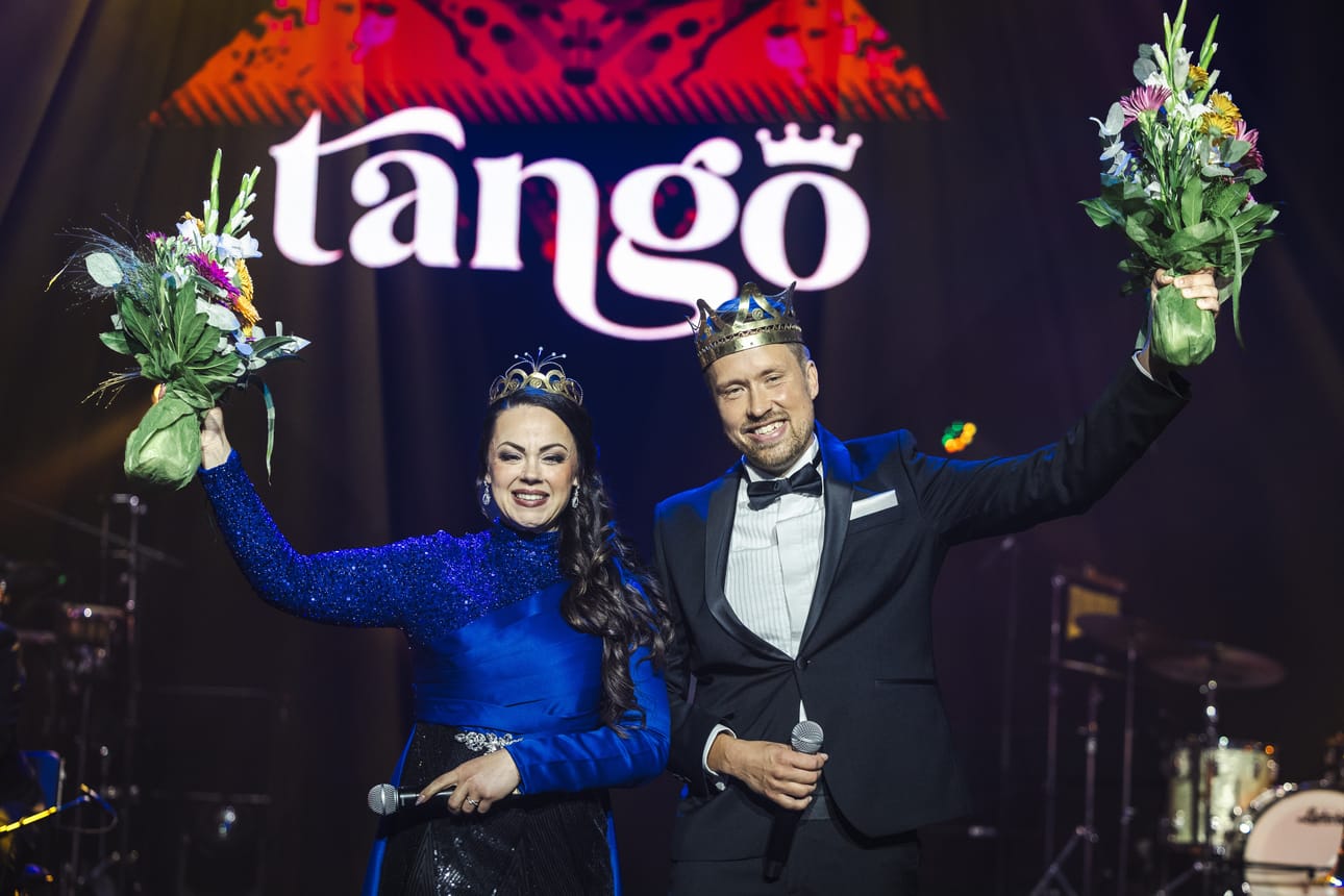 Raija Mäntyniemi (vas.) ja Juho Punkeri ovat tuoreet tangokuninkaalliset.