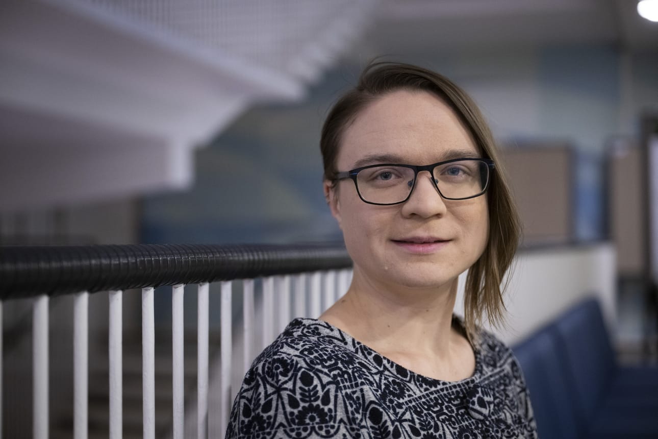 Väitöskirjatutkija Otava Piha väittelee perjantaina Helsingin yliopiston oikeustieteellisessä tiedekunnassa. LEHTIKUVA / Antti Aimo-Koivisto