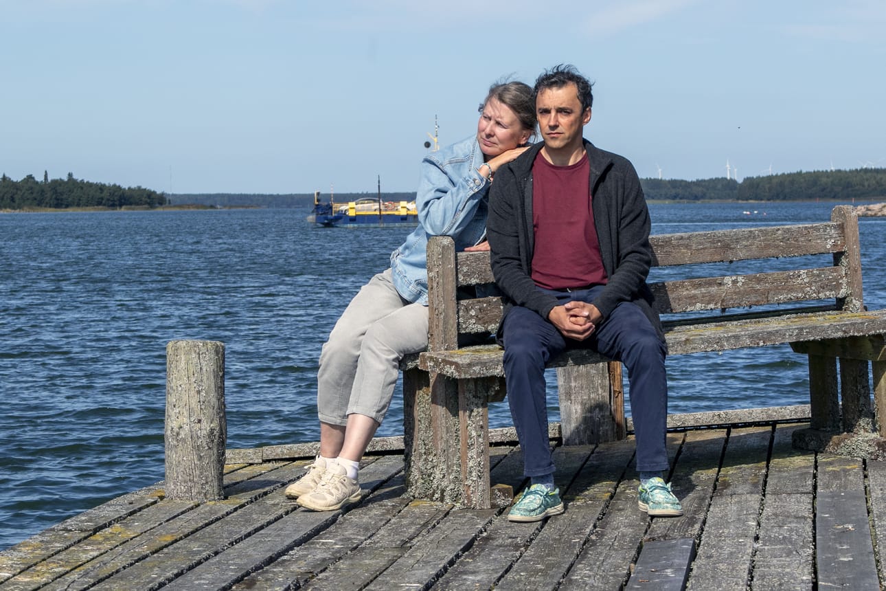 Katja Arapovan vanhemmat ovat jo kuolleet ja hänen Venäjällä asuva sisarensa ei ole halunnut pitää häneen mitään yhteyttä sen jälkeen, kun pariskunta lähti Suomeen 2022. Sergei Arapovilla ei ole enää lähisukulaisia Venäjällä. Hänen äitinsä asuu Joensuussa.