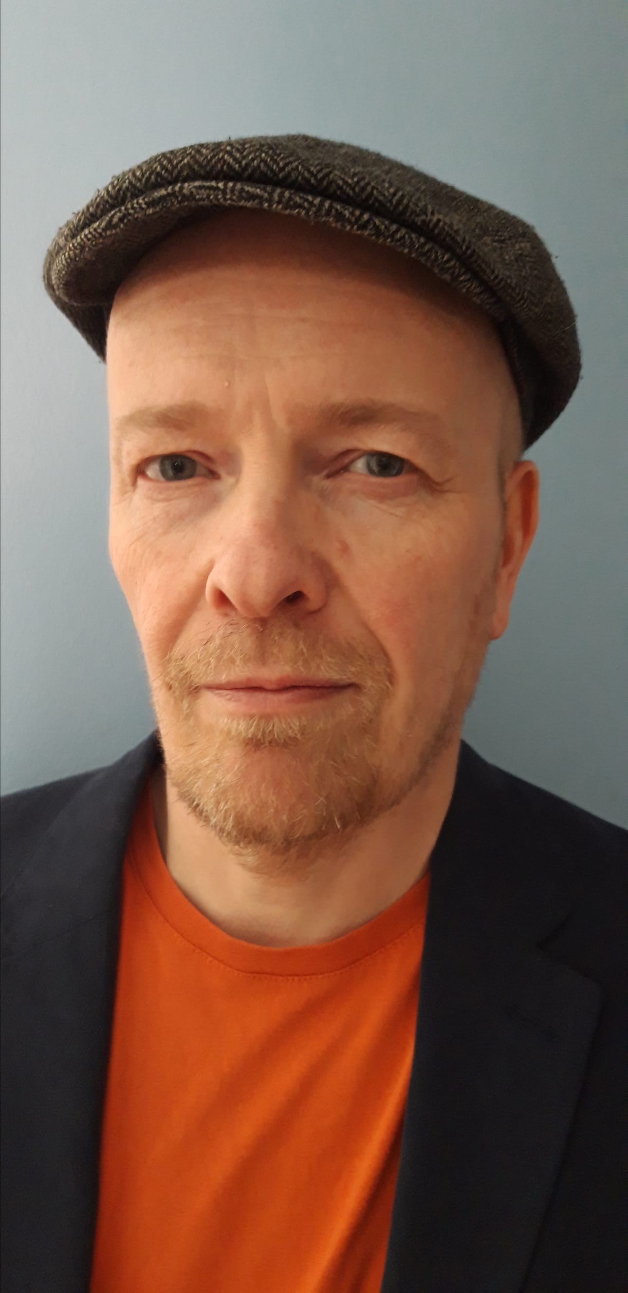 Janne Mäkelä on Oulussa syntynyt ja Helsingissä asuva kulttuurihistorian tutkija ja kirjailija.