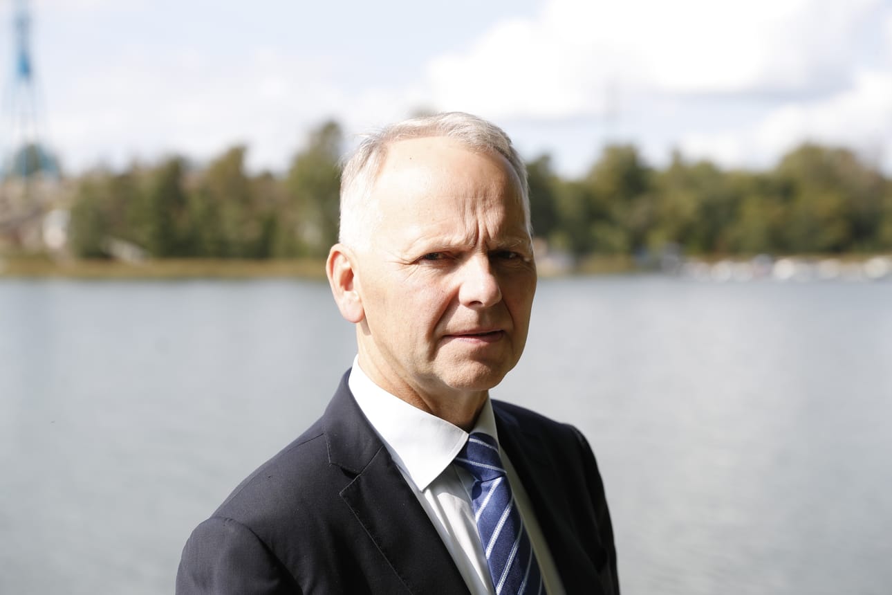 Maa- ja metsätalousministeri Jari Leppä (kesk.) on tyytyväinen, että uusi elintarvikemarkkinalaki astuu näillä näkymin voimaan ensi vuoden alussa. Silloin aloittaa työnsä myös ruokavaltuutettu, joka voi puuttua epäterveeseen kilpailutilanteeseen.