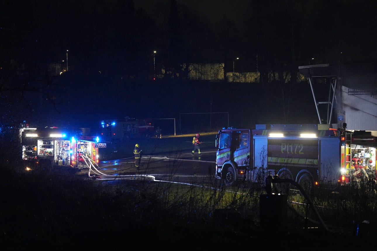 Pelastuslaitos sai tehtävän tulipalosta hieman iltakahdeksan jälkeen.