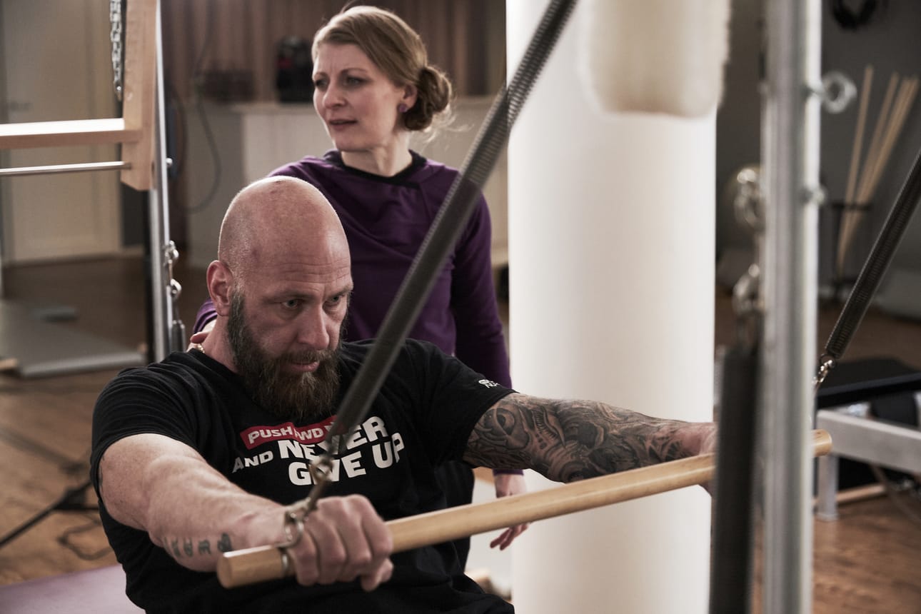Pilates-liikunnalla voi vahvistaa koko kehoa ja korjata lihasepätasapainoja. Aitopilates Rovaniemen studiolla ovat suosittuja yksityistunnit, joilla saa yksilöllisen ja monipuolisen pilatesharjoituksen oman kehon tarpeisiin.