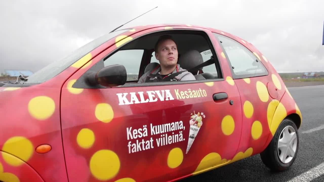 GT-kuski Jesse Anttila testaa Kaalepin ajo-ominaisuuksia