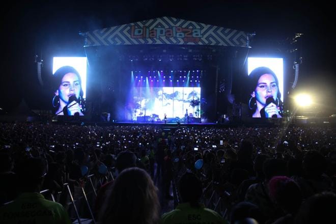 Lollapalooza-festivaalia järjestetään ensi vuodesta lähtien kaikkiaan 7 paikkakunnalla eri puolilla maailmaa. Lana del Rey esiintyi Lollapalooza-festivaaleilla Sao Paolossa Brasiliassa maaliskuussa 2018. KUVA: FERNANDO BIZERRA JR. / EPA