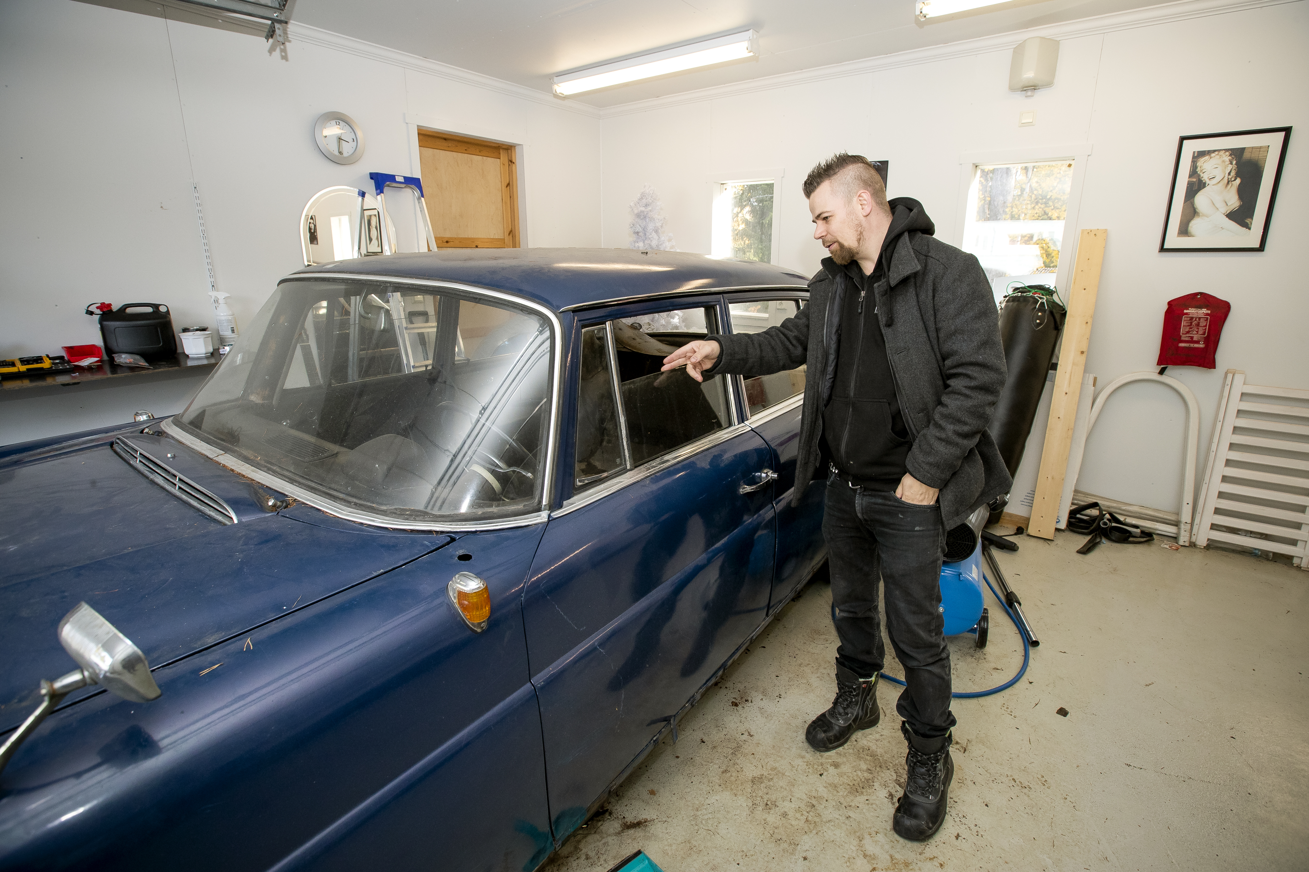 Jussi Isokoski on aloittanut pari vuotta sitten hankkimansa Mercedes-Benz W110 eli pienen siipimersun entisöinnin.