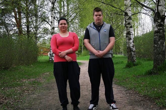 Kauhavalainen Jenna Vornanen ja seinäjokelainen Erno Rajamäki onnistuivat pelastamaan kaikki naapurit rivitalopalosta. KUVA: MIRA MÖTTÖNEN