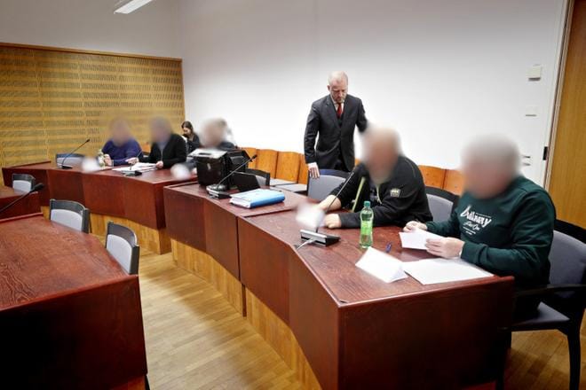 Syytetyt kiistävät syyllistyneensä kuolemantuottamukseen. Onnettomuuden uhria on heidän mukaansa kehotettu siirtymään toisaalle, mutta tämä ei ole välittänyt kehotuksista. KUVA: KARI LÖFHJELM