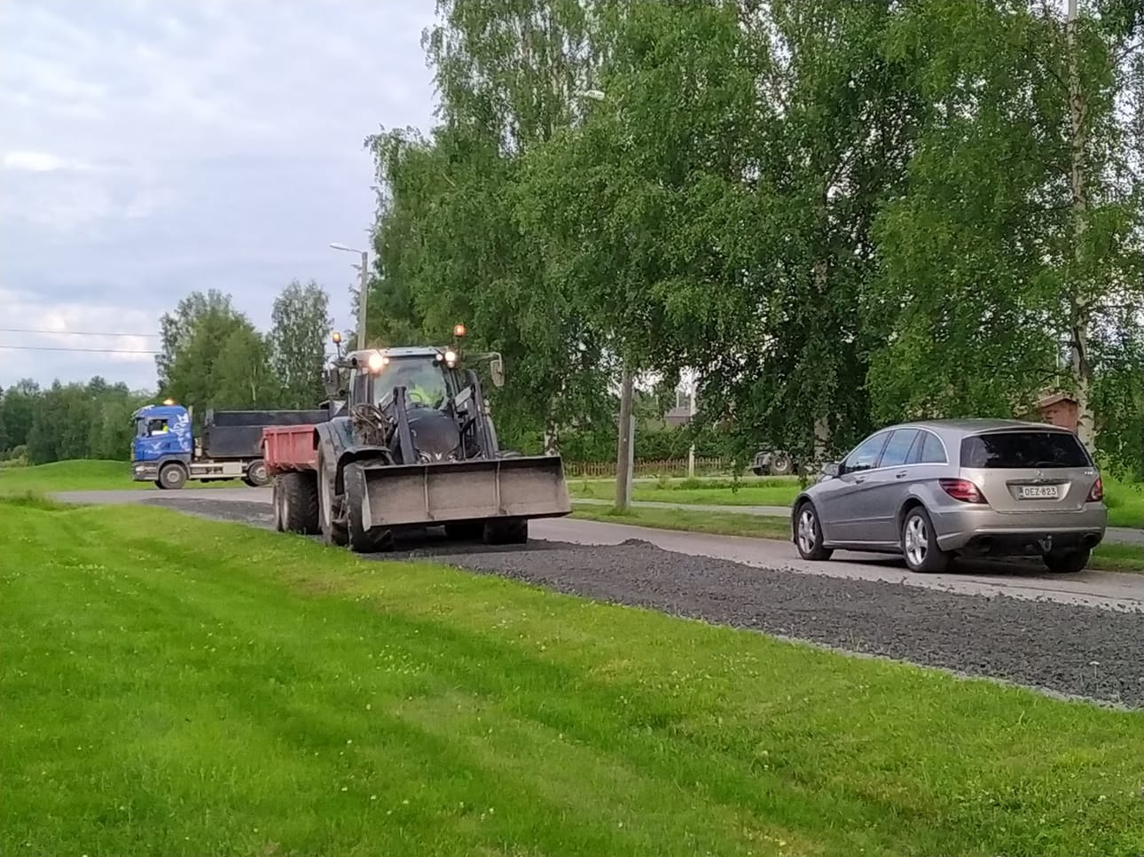 Tietöiden valmistelut kannattaa huomioida Oulaisten keskustan kaduilla. Kehäkadun kunnostustyöt alkoivat perjantaiaamuna.