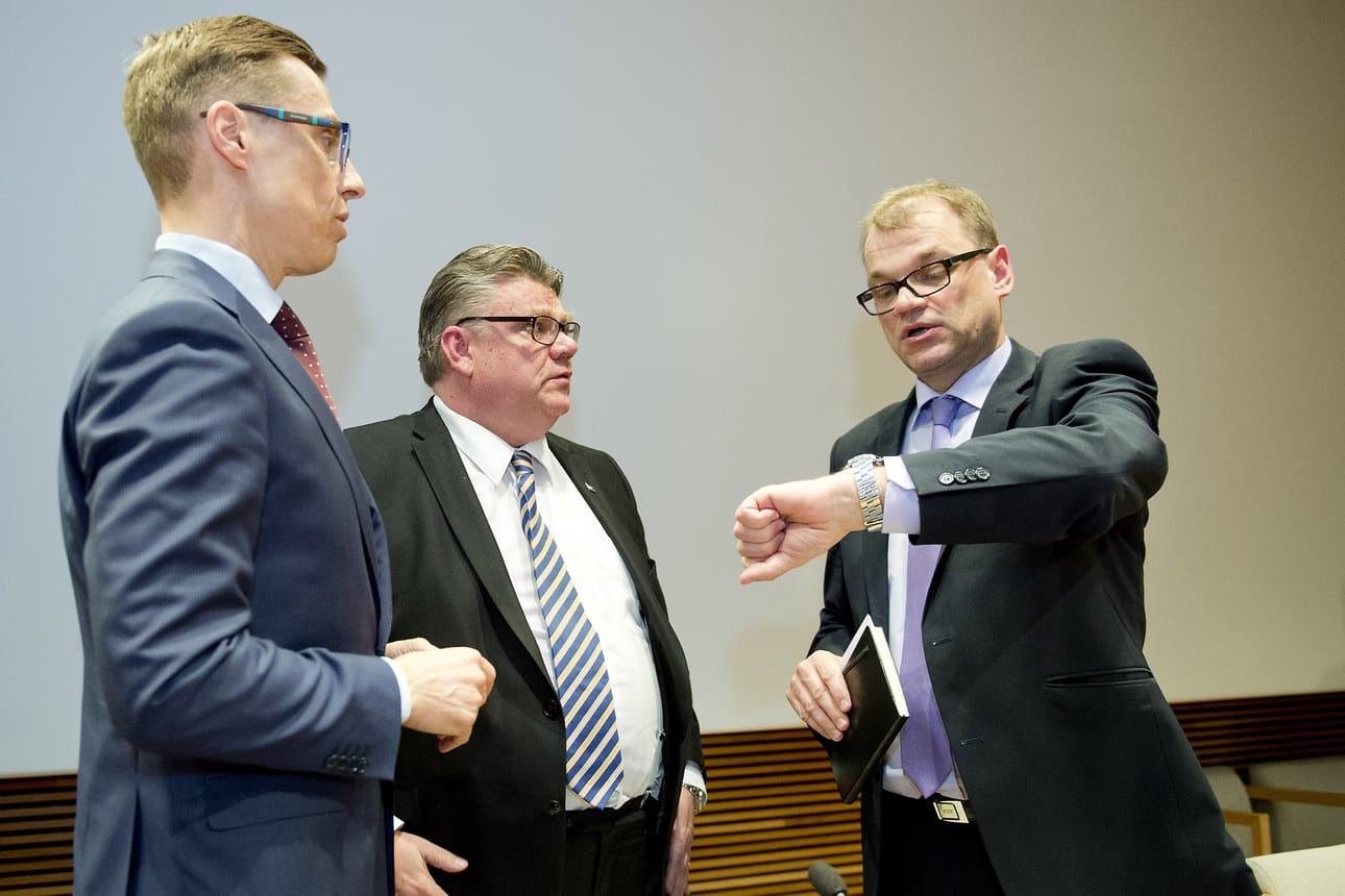 Kukin kolmen puolueen puheenjohtajista esitteli yhdessä sovitut linjaukset omille äänestäjilleen sopivassa valossa. Kuvassa Alexander Stubb (kok.), Timo Soini (ps.) ja Juha Sipilä (kesk.).