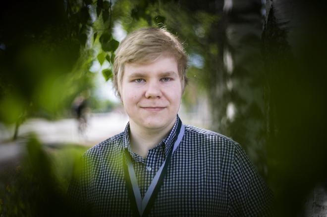 Kiireisenä keväänä valintakokeisiin valmistautuminen on jäänyt Miro Rauhalalta vähemmälle. IT-alan osaajalle kuitenkin on avautuvia ovia tarjolla yhä enemmän. KUVA: MAIJA SAANIO