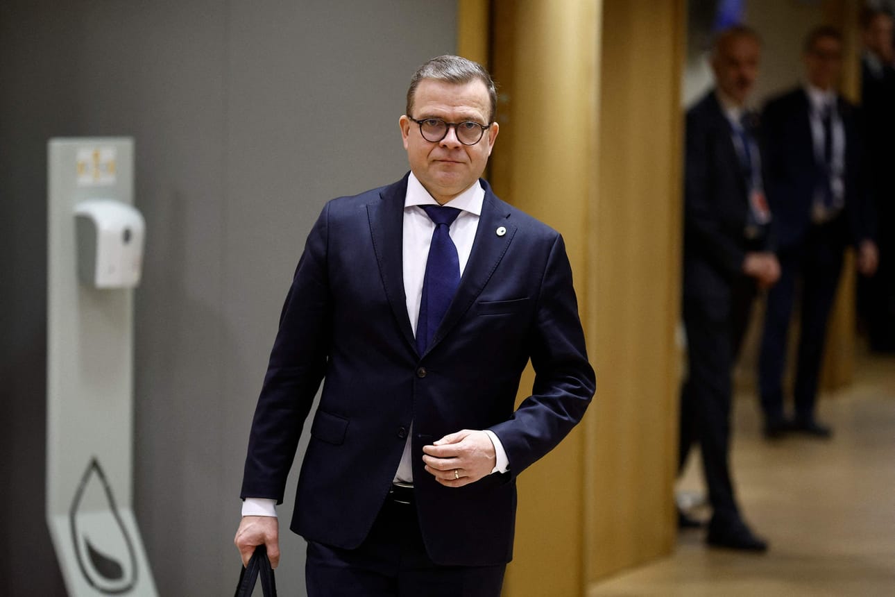 Petteri Orpo mukaan ei ole tullut ilmi sellaista, miksi Ursula von der Leyen ei voisi jatkaa EU-komission johdossa. LEHTIKUVA/AFP