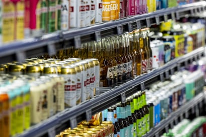 Vahvaa olutta saa ruokakaupasta ehkä jo vappuna, jos hallituksen suunnitelma pitää