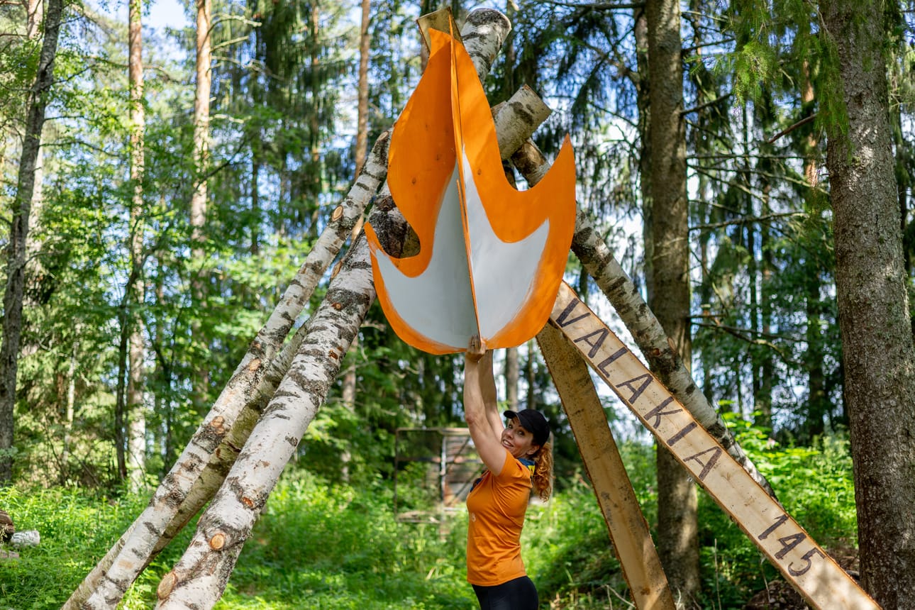 Leirilippukunta Valakia aikoo päräyttää paikalle komeimmalla ja suurimmalla leiriportilla.