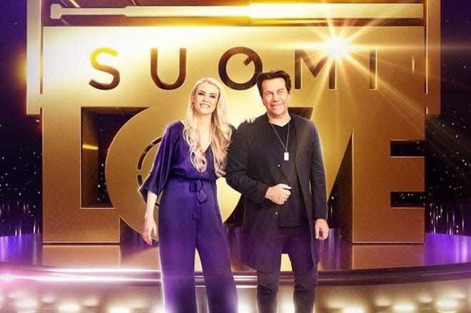 – Mikot rinnallani pysyvät, mutta vaihtuvat, sanailee Susanna Laine. Puoli seitsemän -ohjelmaa Laine juonsi Mikko Kekäläisen kanssa, maaliskuusta alkaen Laine nähdään Suomi Love Liven -juontajana Mikko Kuustosen parina. KUVAT: YLE