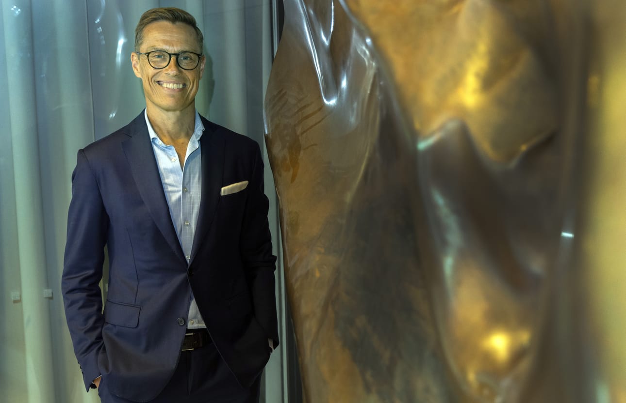 Professori Alexander Stubb on valmistellut pari vuotta uutta kirjaa. Siinä hän kuvailee epäjärjestyksen aikakautta, joka alkoi Venäjän hyökkäyksestä Ukrainaan helmikuussa 2022.