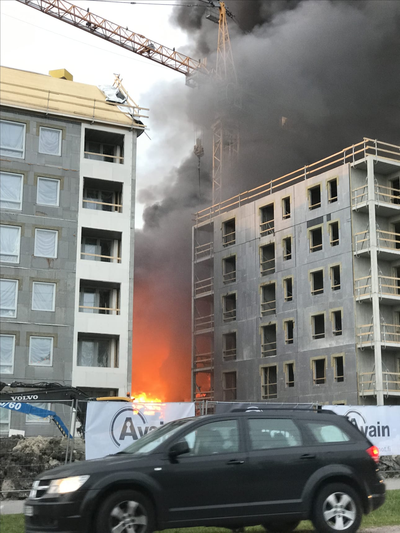 Helsingin lehdon rakennustyömaatulipalo.