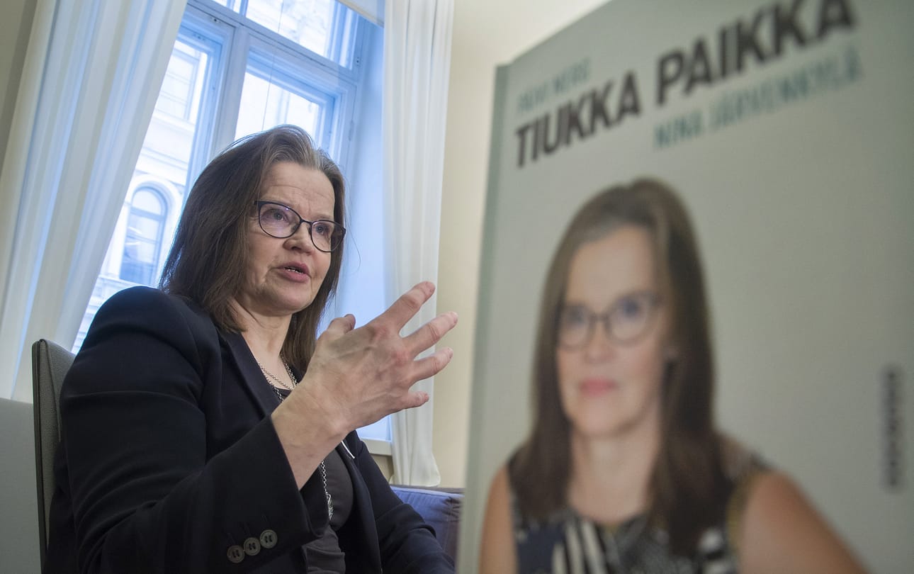 Helsingin Sanomien mukaan virkamiesten nyt julki tulleiden sähköpostiviestien vastaanottajana oli valtiovarainministeriön hallintopolitiikan alivaltiosihteeri Päivi Nerg, joka ei viestien perusteella puuttunut havaittuun ongelmaan. Nerg kiistää HS:lle, että virkamiehet olisivat tarkoituksella jättäneet asioita kertomatta eduskunnalle. Arkistokuva.