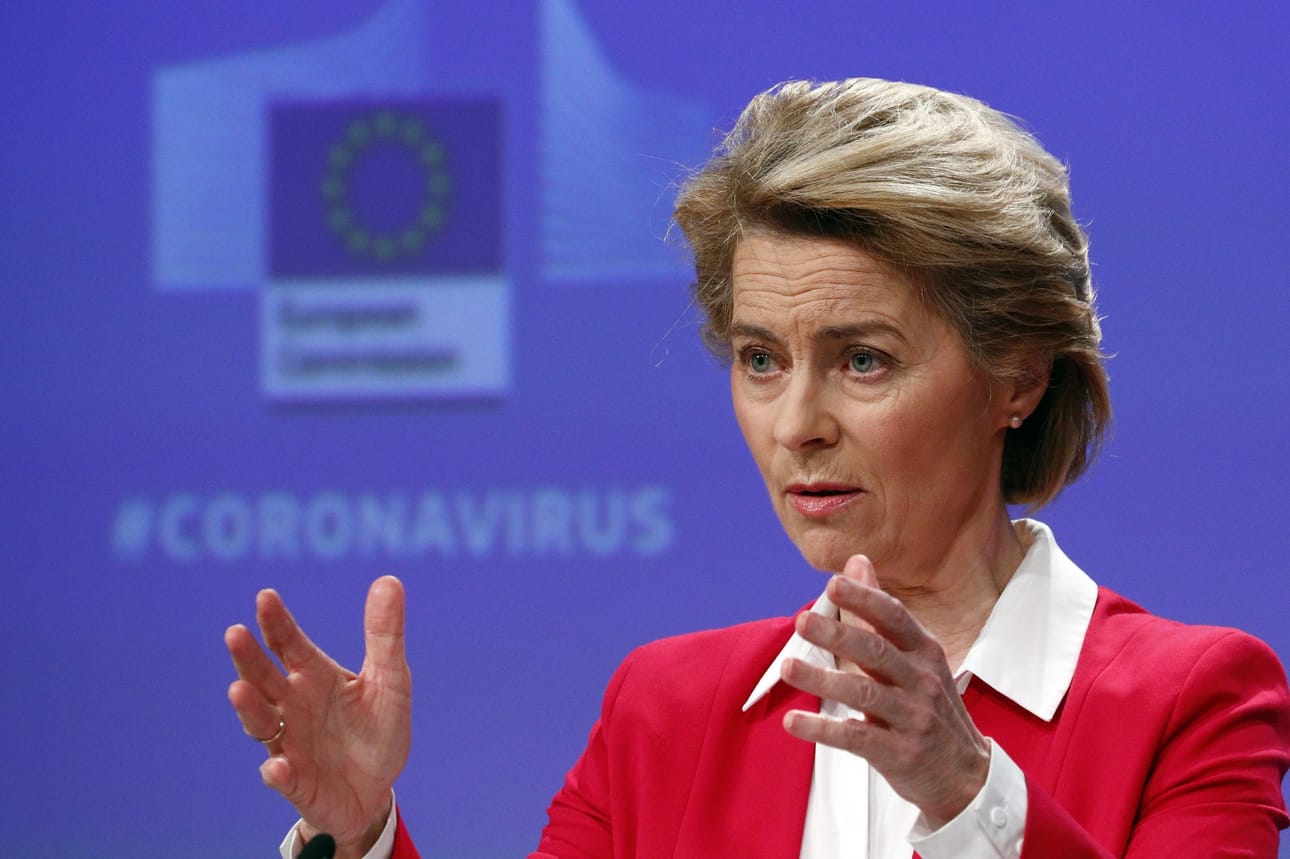 Iäkkäät ihmiset saattavat joutua olemaan liikkumisrajoitusten alaisina vuoden loppuun asti, arvioi EU-komission puheenjohtaja Ursula von der Leyen.