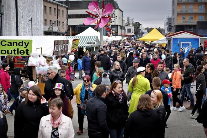 Seinäjoen Yrittäjien perustama Cityteam keskittyy keskusta-alueen kokonaisvaltaiseen kehittämiseen ja tapahtumiin. Seinäjoen perinteinen vapputori järjestettiin ensimmäistä kertaa uudella Keskustorilla. ARKISTOKUVA: TOMI KOSONEN