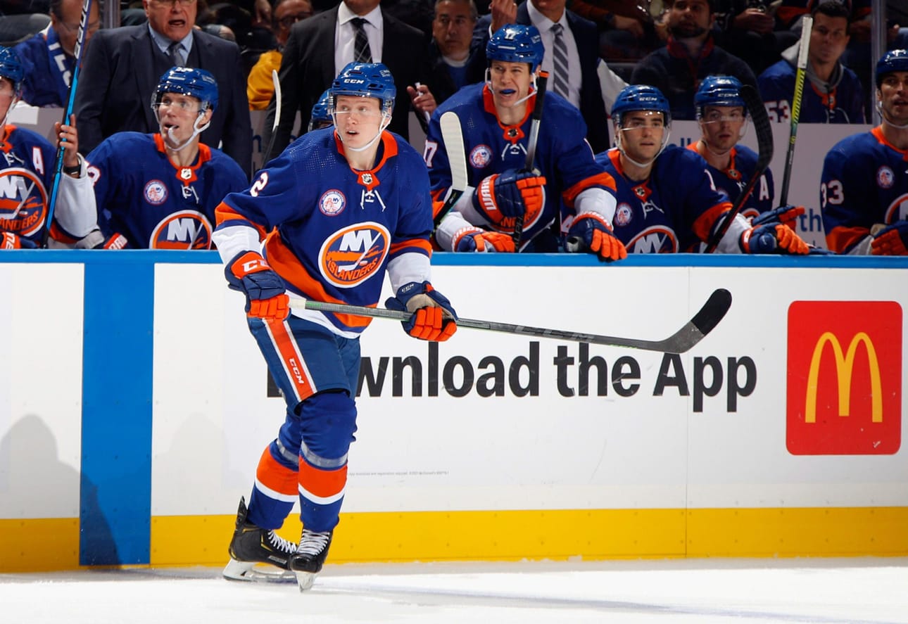 Robin Salo luisteli elämänsä ensimmäisen kerran NHL-otteluun 20. marraskuuta. Uudessa kotihallissa oli tuolloin vastassa Calgary.