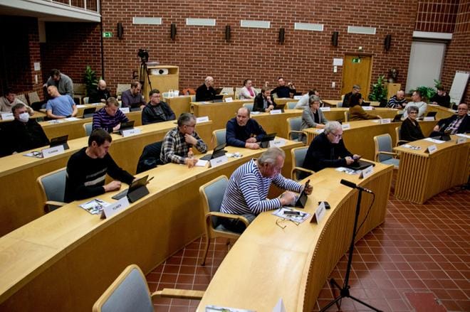 Kauhajoen kaupunginvaltuusto nuiji maanantaina veropäätökset äkkiä pöytään, piti pienen tauon, ja siirtyi suljettuun seminaariin kuuntelemaan tulevan koripalloareenan asioita. Kuva Jorma Havula