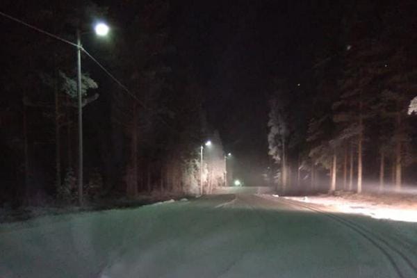 Valkealammen hiihtolatu näytti tältä torstaina 22. marraskuuta kello 19 aikaan.