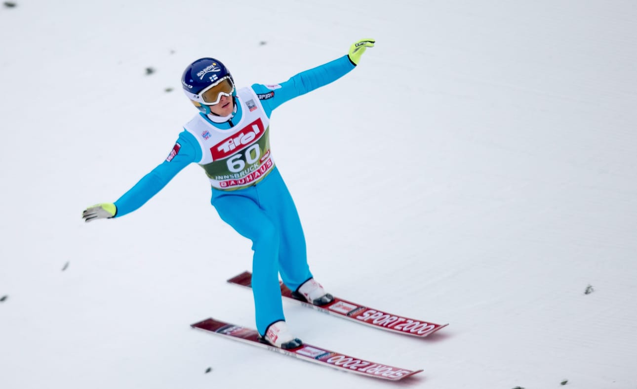 Lauri Asikainen valittiin mäkihypyn MM-joukkueeseen viidentenä hyppääjänä.