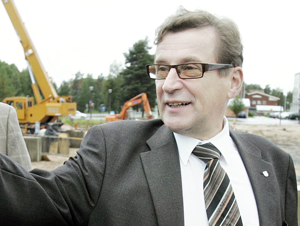 Kari Ahokas jättäytyy eläkkeelle.