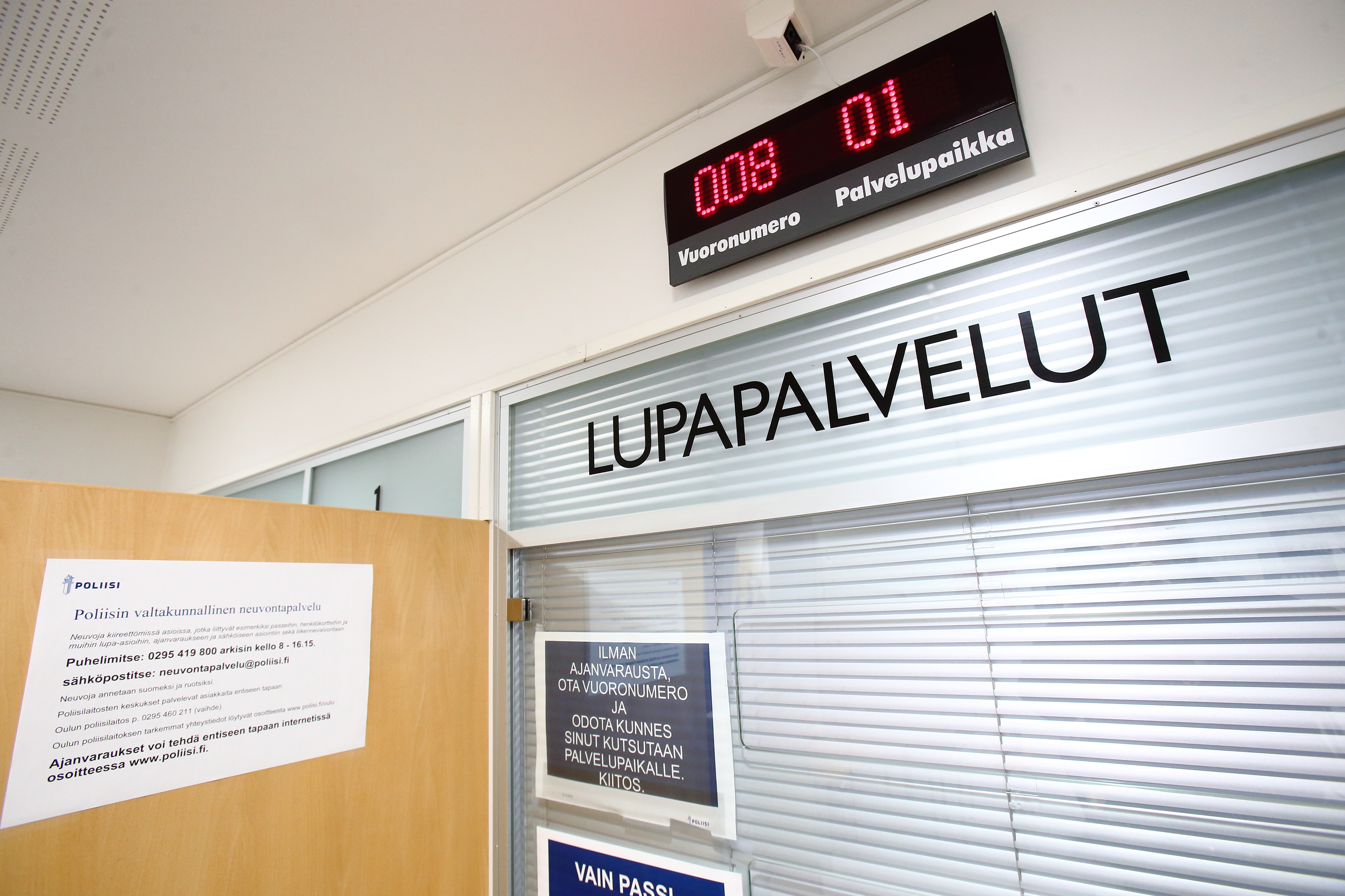 Moni haluaa uusia passinsa juuri nyt – Raahessa ollut maanantaina keskimäärin noin 40 minuutin jonotusaika