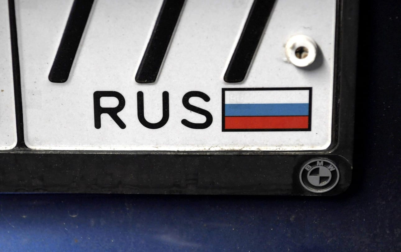 Suomessa jo olevat venäläisautot on vietävä pois 16. maaliskuuta 2024 mennessä. LEHTIKUVA / VESA MOILANEN