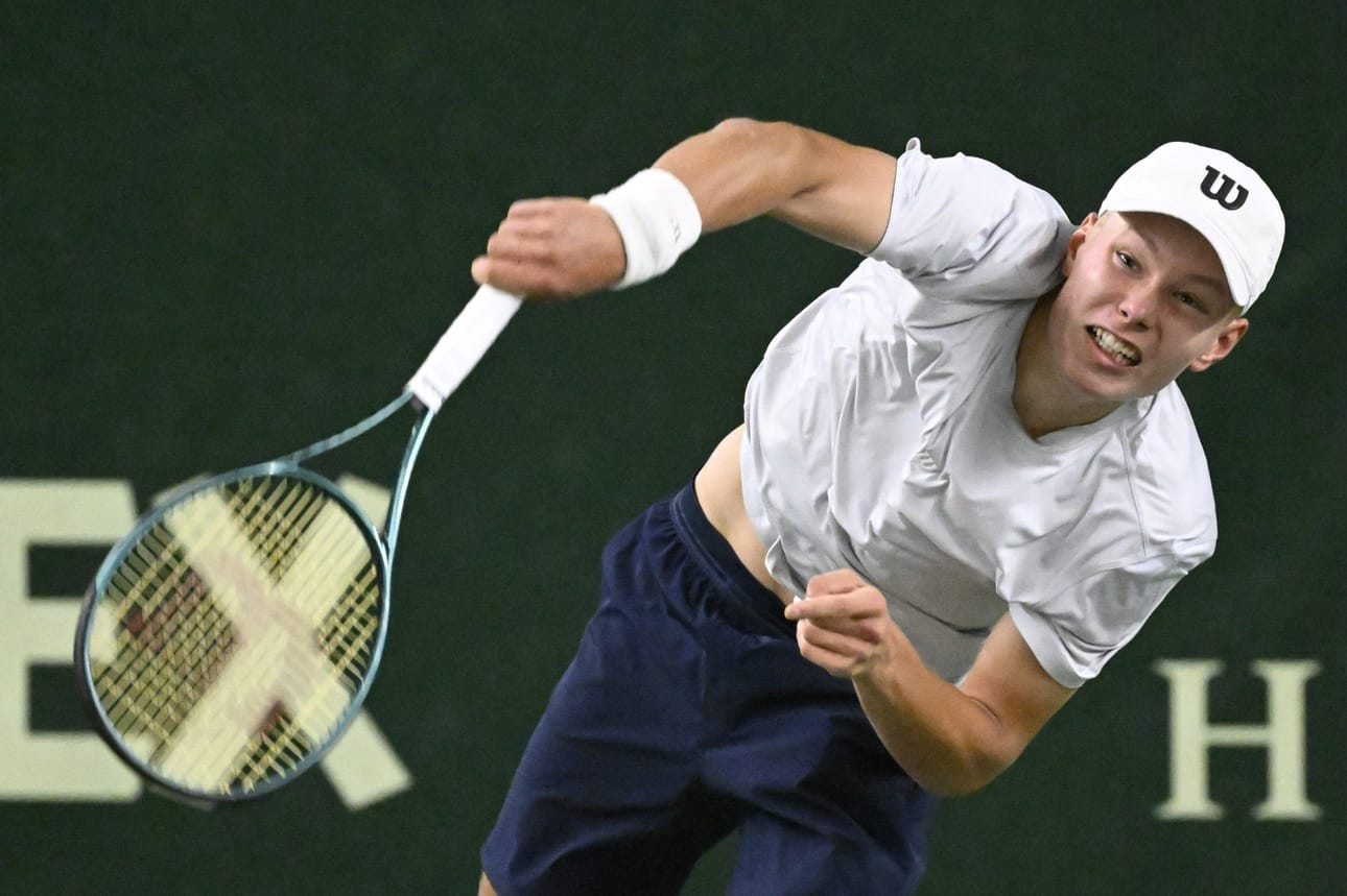 Oskari Paldanius miesten tenniksen ATP-haastajaturnauksessa Helsingissä marraskuussa. LEHTIKUVA / Heikki Saukkomaa
