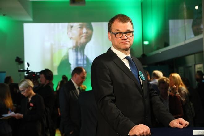 Keskustan puheenjohtaja Juha Sipilä aikoo astua syksyllä sivuun puolueen puheenjohtajan tehtävästä. Sipilä ilmoitti asiasta tiistaina blogissaan. KUVA: Mauri Ratilainen