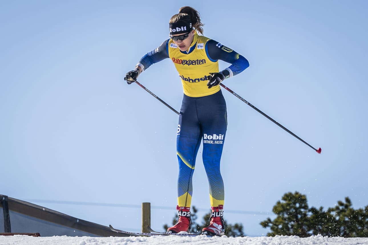 Hilla Niemelä juhli naisten 5 kilometrin Suomen mestaruutta Inarin Juutuanvaarassa.