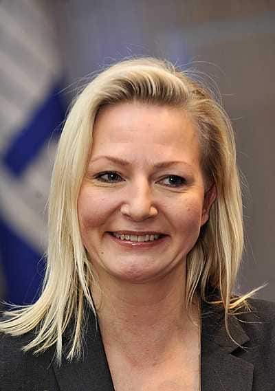 Merja Ailus nousemassa Kevan johtoon.