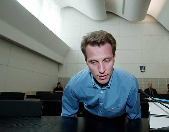 Hiihdon entinen päävalmentaja Kari-Pekka Kyrö sanoo, että hänet vedettiin mukaan dopingin sisäpiiriin tuomalla hänelle kiellettyjä aineita säilytettäväksi.