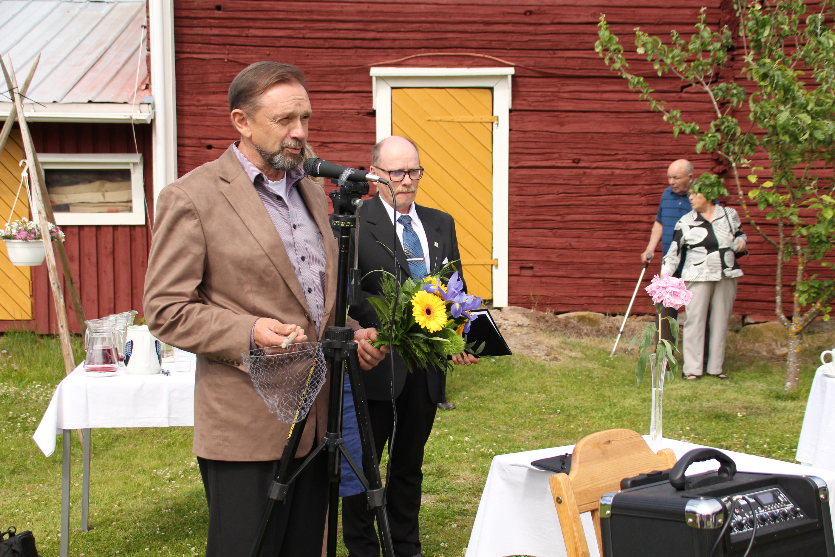 Sunnuntaina Siikajoen kotiseutujuhlassa julkistettiin Siikajoen lippomies. Arvon sai Veikko Laurukainen.
