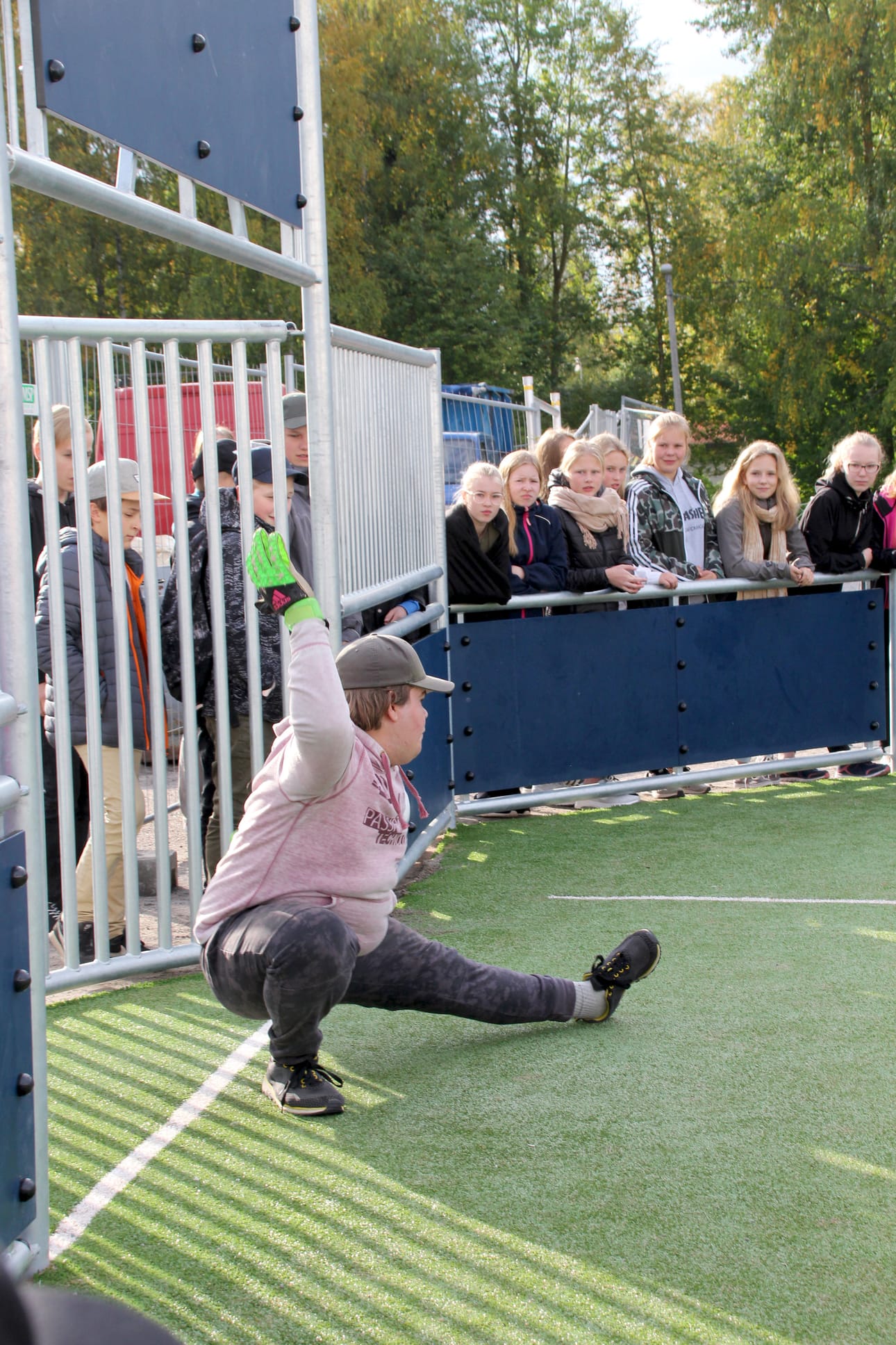 Rankkarikisassa koulun maalivahti venyi ammattimaisiin torjuntoihin.