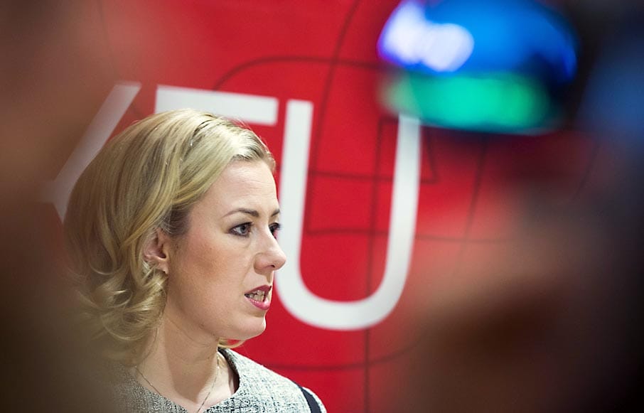 Jutta Urpilainen uskoo, että Kreikka saattaa joskus vielä maksaa velkansa.