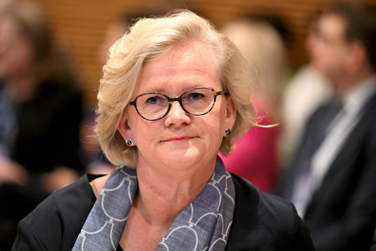 Suomen Israelin-suurlähettiläs Nina Nordströmin mukaan yhteiskunta vaikuttaa toimivan Israelissa sotatilanteesta huolimatta vahvasti ja täysillä. LEHTIKUVA / JUSSI NUKARI