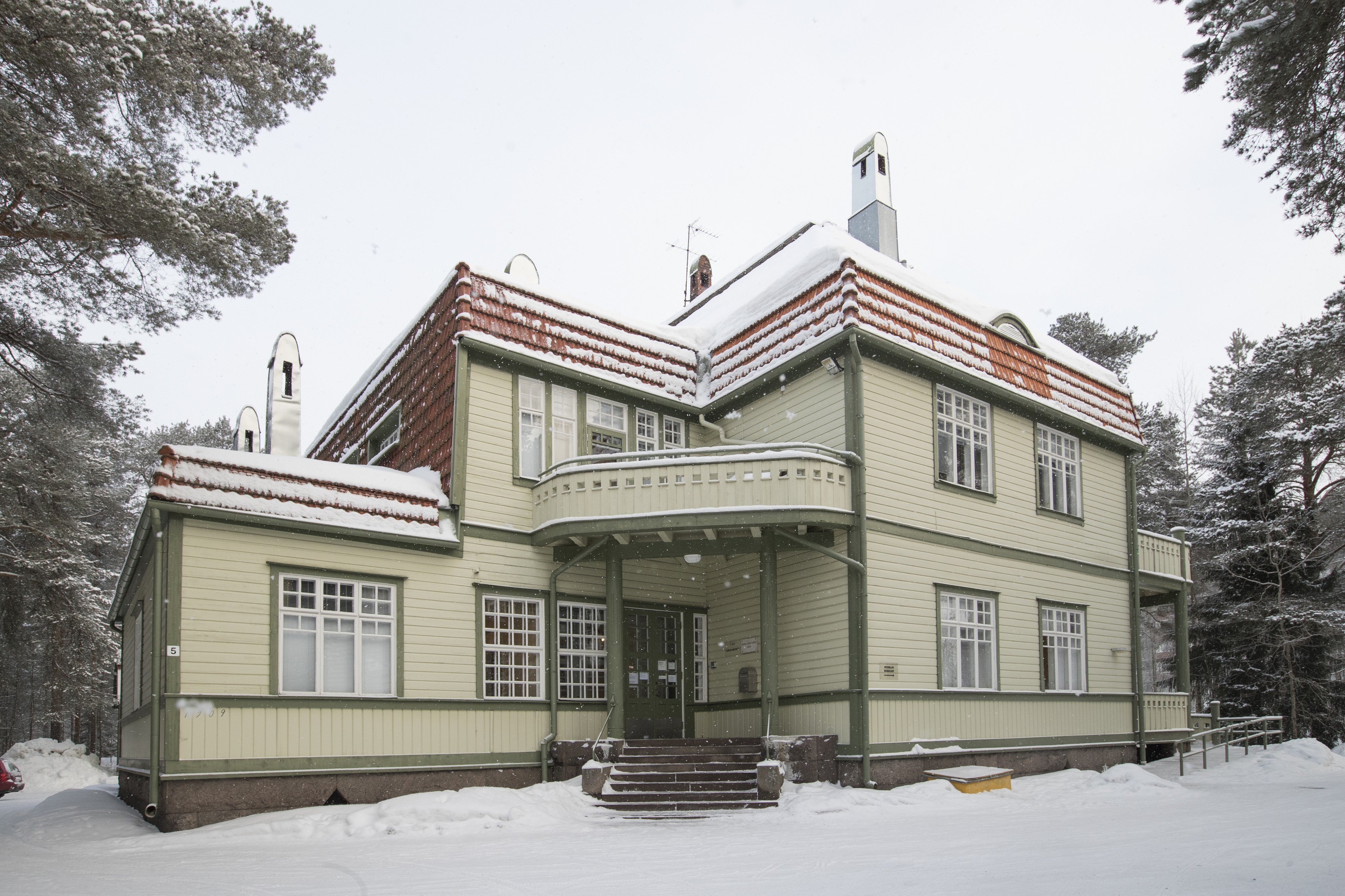 Hermosairaala rakennettiin 1900-luvun alussa. Nyt siellä toimii Tuiran neuvola, joka siirtyy vuoden päästä Tuiran hyvinvointikeskukseen entisen Tuirankartanon paikalle.