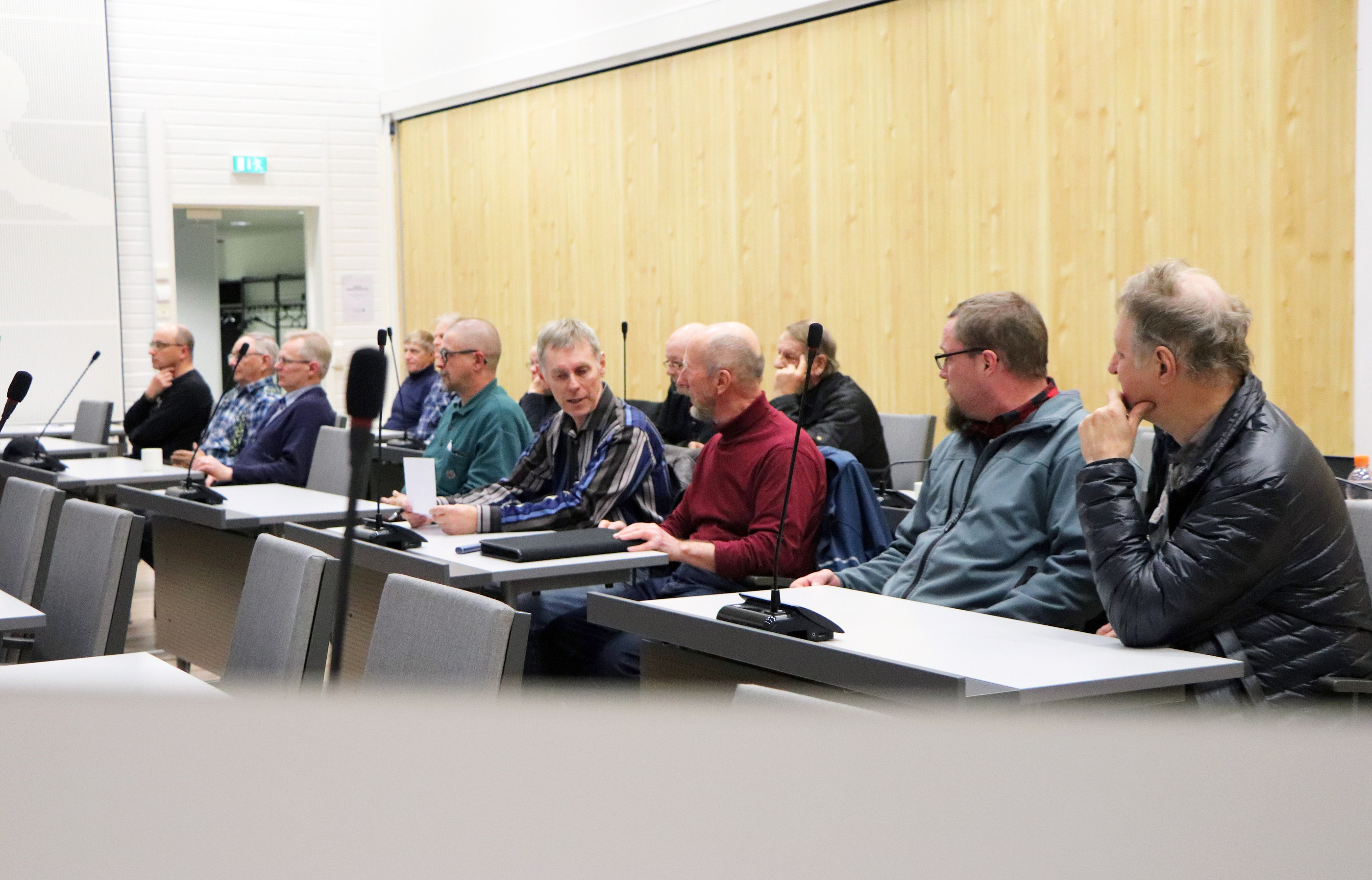 <p>Lokakuussa kaupungintalolla kerrottin Pienten vesilaitosten varautumisen suunnitelun ja yhteisteistyön kehittäminen -hankkeesta. Paikalla oli vajaa kolmekymmentä asiasta kiinnostunutta. </p><p>Hankkeen suunnalta laitoksia lähestytään kirjeillä lähiaikoina ja tilaisuuksista ilmoitellaan kokoontumisten mukaan. Ennen vesilaitoskohtaisia tilaisuuksia pidetään vielä asiantuntijainfo.</p>
