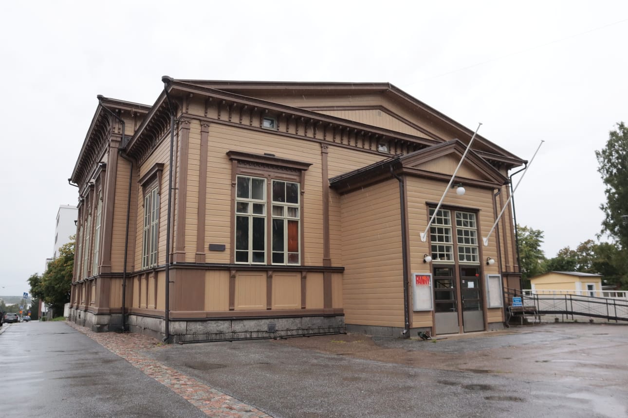 Kulttuuritalo Fannyn kesäkuussa valmistuneen remontin kustannukset olivat noin 1,4 miljoonaa euroa, kertoo Vaasan kaupungin talousasiantuntija Taina Piiroinen.