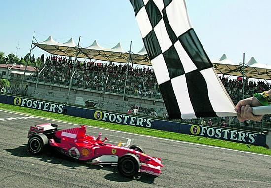 Michael Schumacher ajoi voittoon Imolassa.