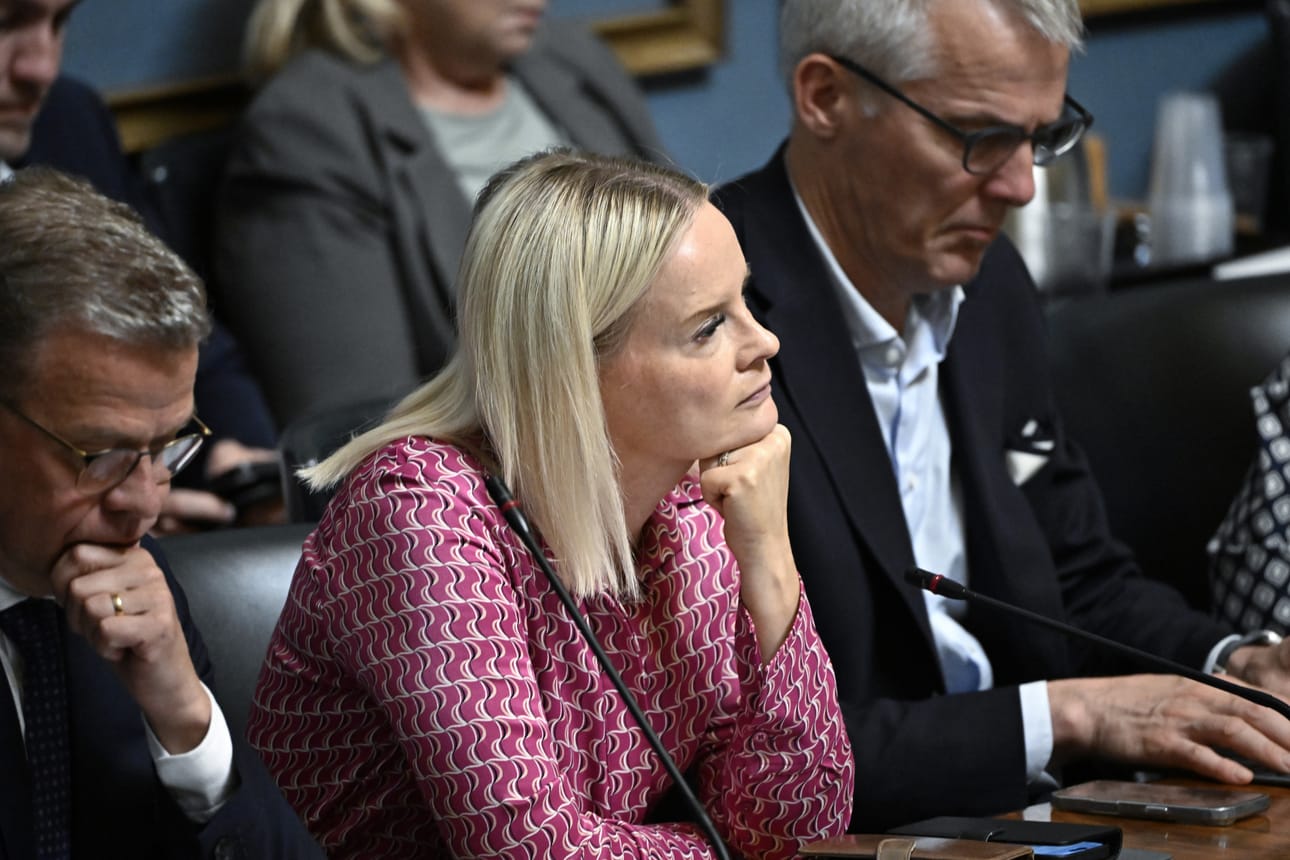 Valtiovarainministeri Riikka Purra (ps.) perusteli puoliväliriihessä tehtyjä päätöksiä investointipaketin laajentamisella.
