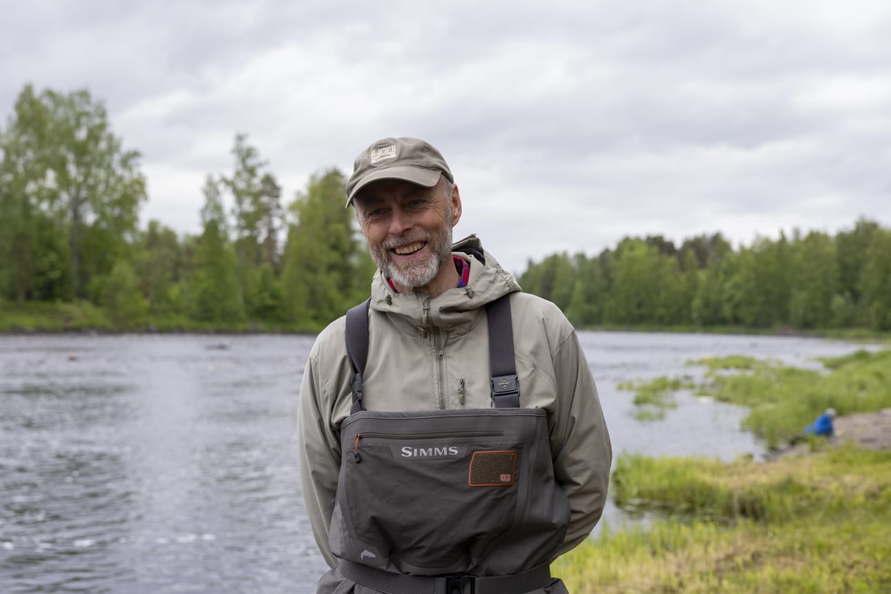 Luonnonvarakeskuksen erikoistutkija Atso Romakkaniemi kertoo tutkimuksen viestin olevan, että kutevien lohien määrä ei ole viime vuosina ollut riittävä.